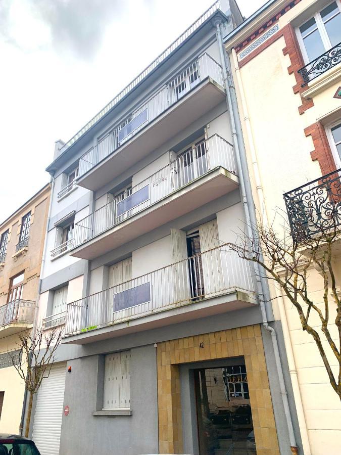 Le Callou - Parking - Face Aux Thermes - Rez De Chaussee Vichy Buitenkant foto